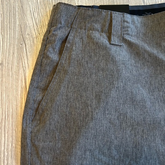 NWT ZeroXposur Sz 40 Slate Gray Stretch Travel Shorts - Flat Front - Zip Pocket - Picture 3 of 15